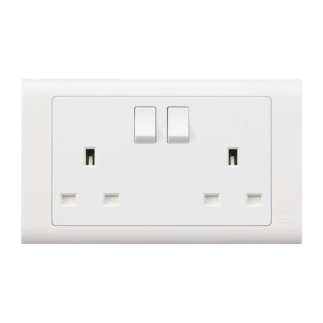 MK Essentials MV2747WHI 13A 2G SP Switch Socket