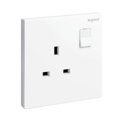 Legrand Galion 1 Gang 13A British Standard Switched Single Pole Socket Outlet with Power Indicator 282480