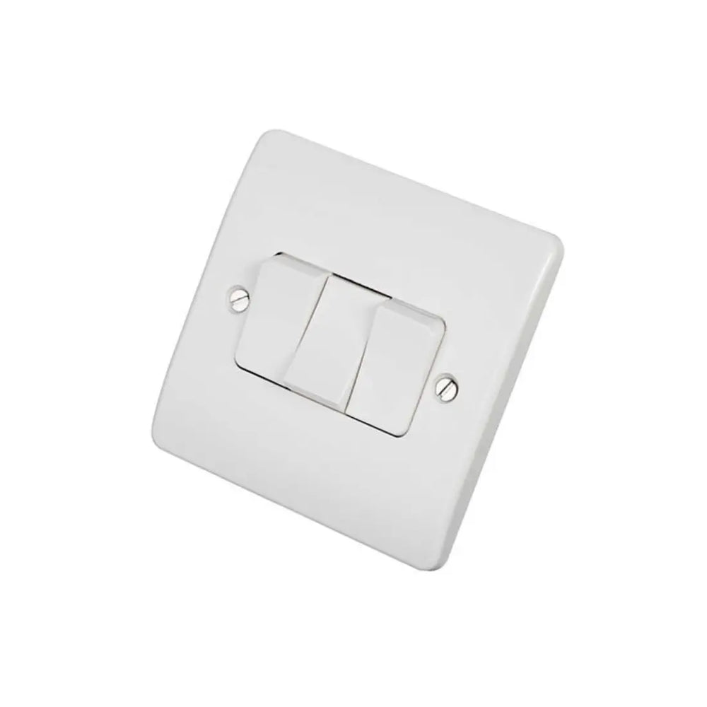 MK Logic Plus 10A 3G SP 2Way Plate switch K4873SAWHI - White