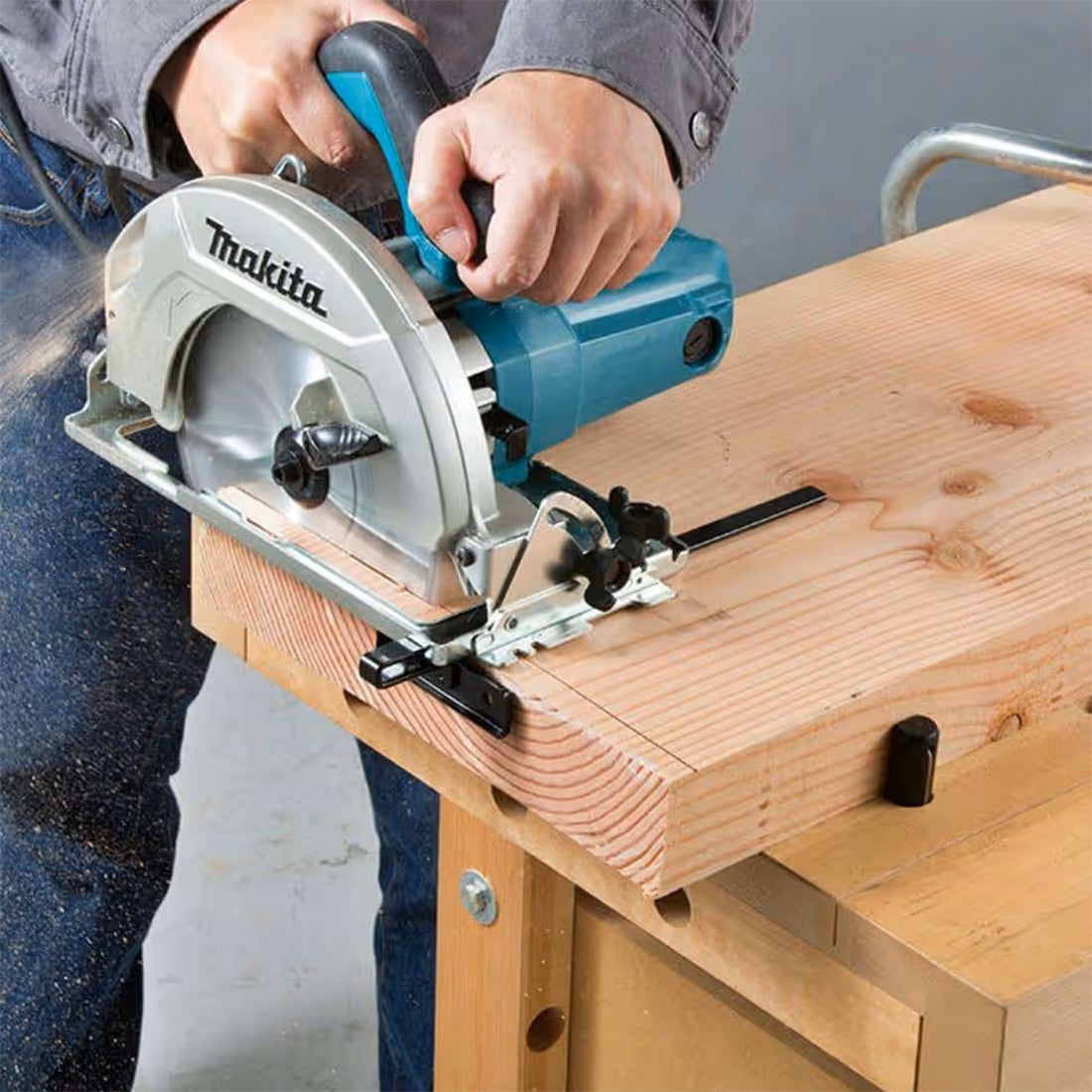 Makita Circular Saw 1600W 185mm High Power Motor Diameter HS7010