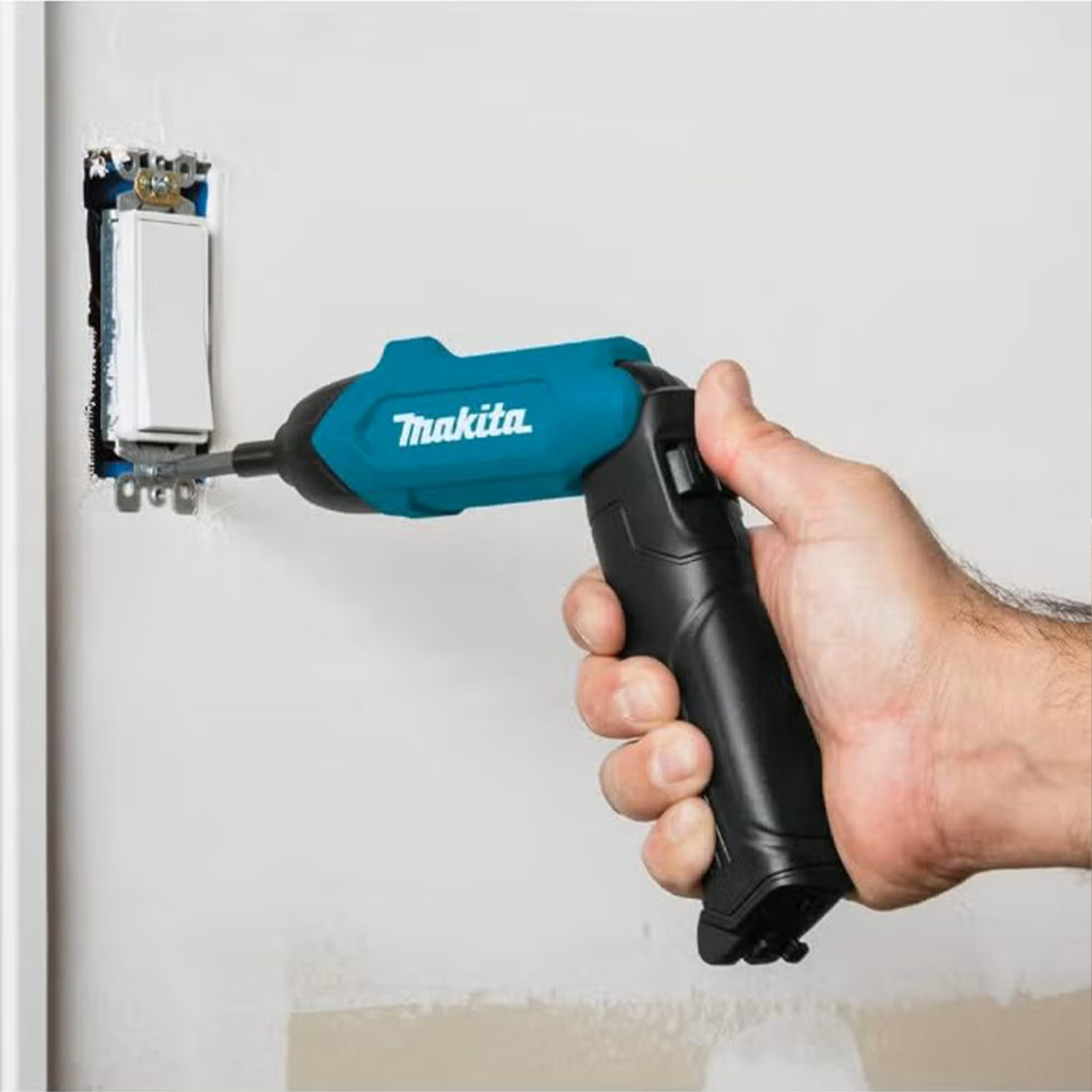 Makita Cordless Screwdriver Kit 3.6V DF001DW