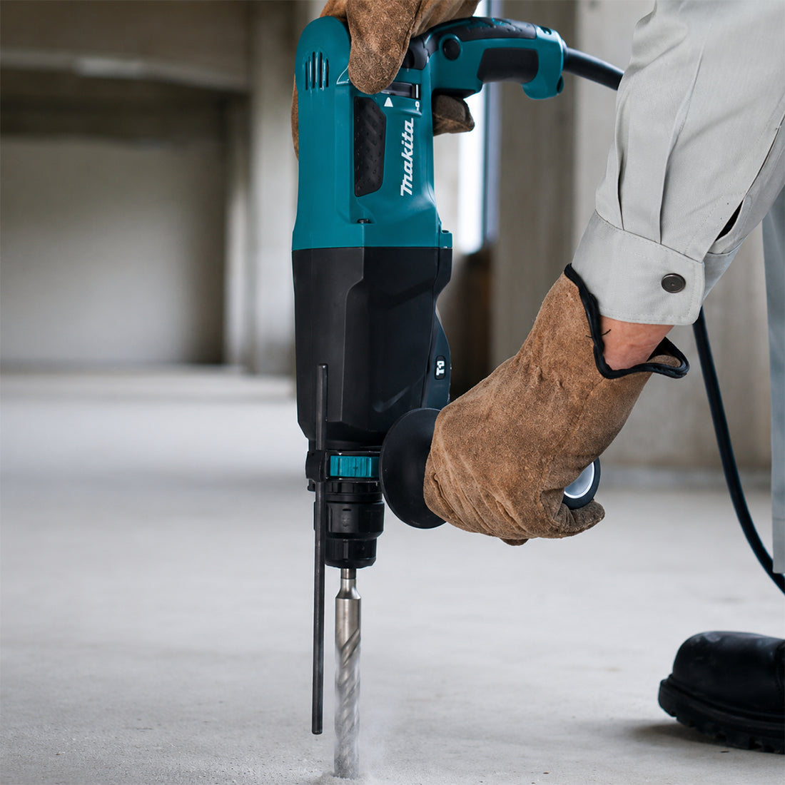 Makita Rotary Hammer SDS Plus 800W HR2600
