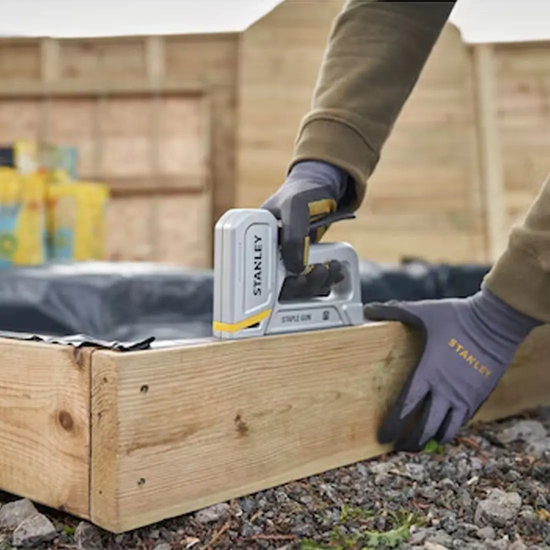 Stanley Heavy Duty Aluminium Staple Gun STHT70150-0