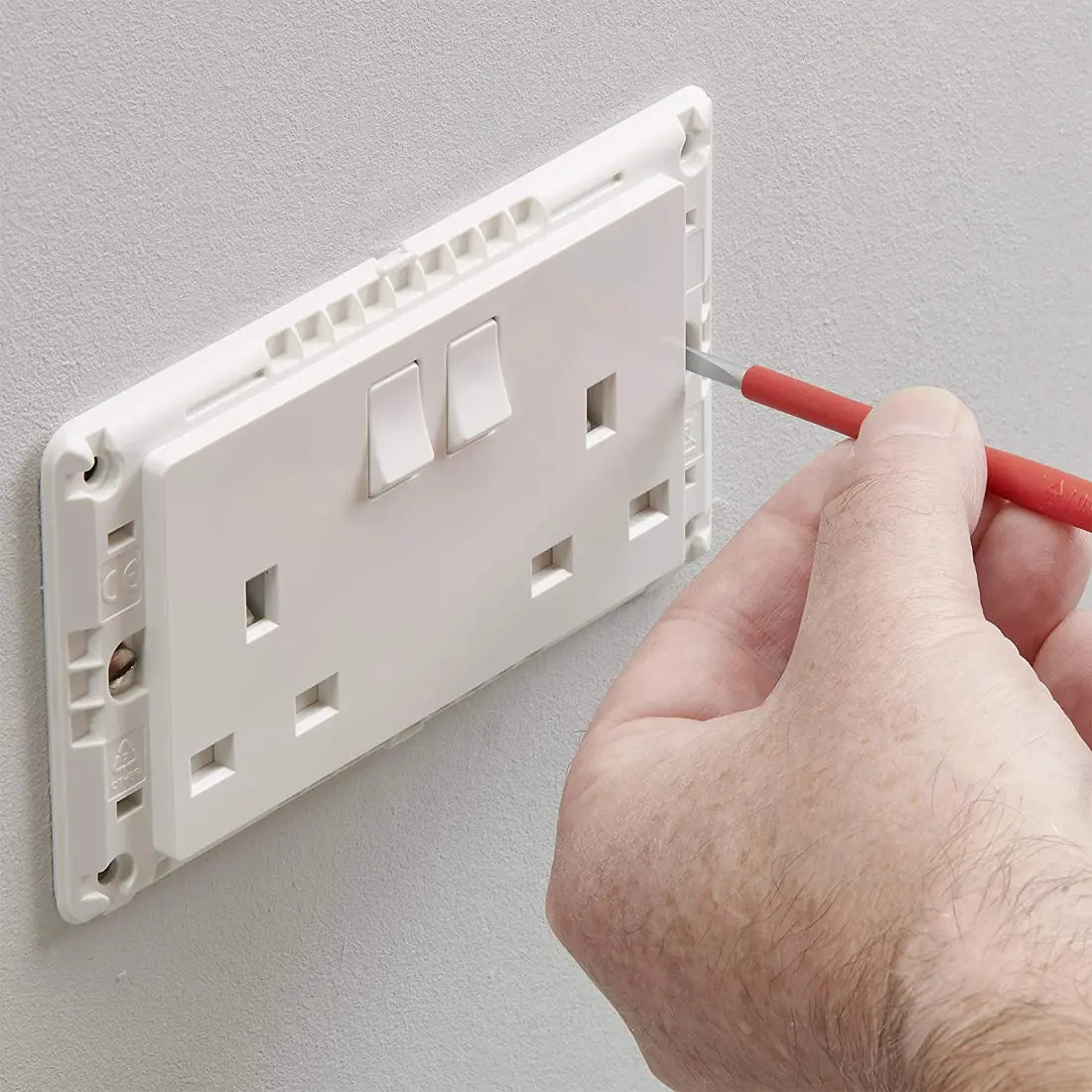 MK Essentials MV2747WHI 13A 2G SP Switch Socket - White